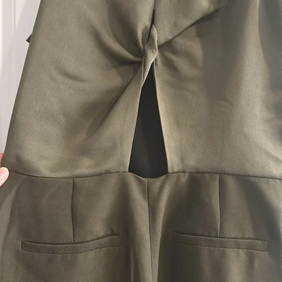 NWT Wide Leg Cropped Jumpsuit! - Picture 3 of 7